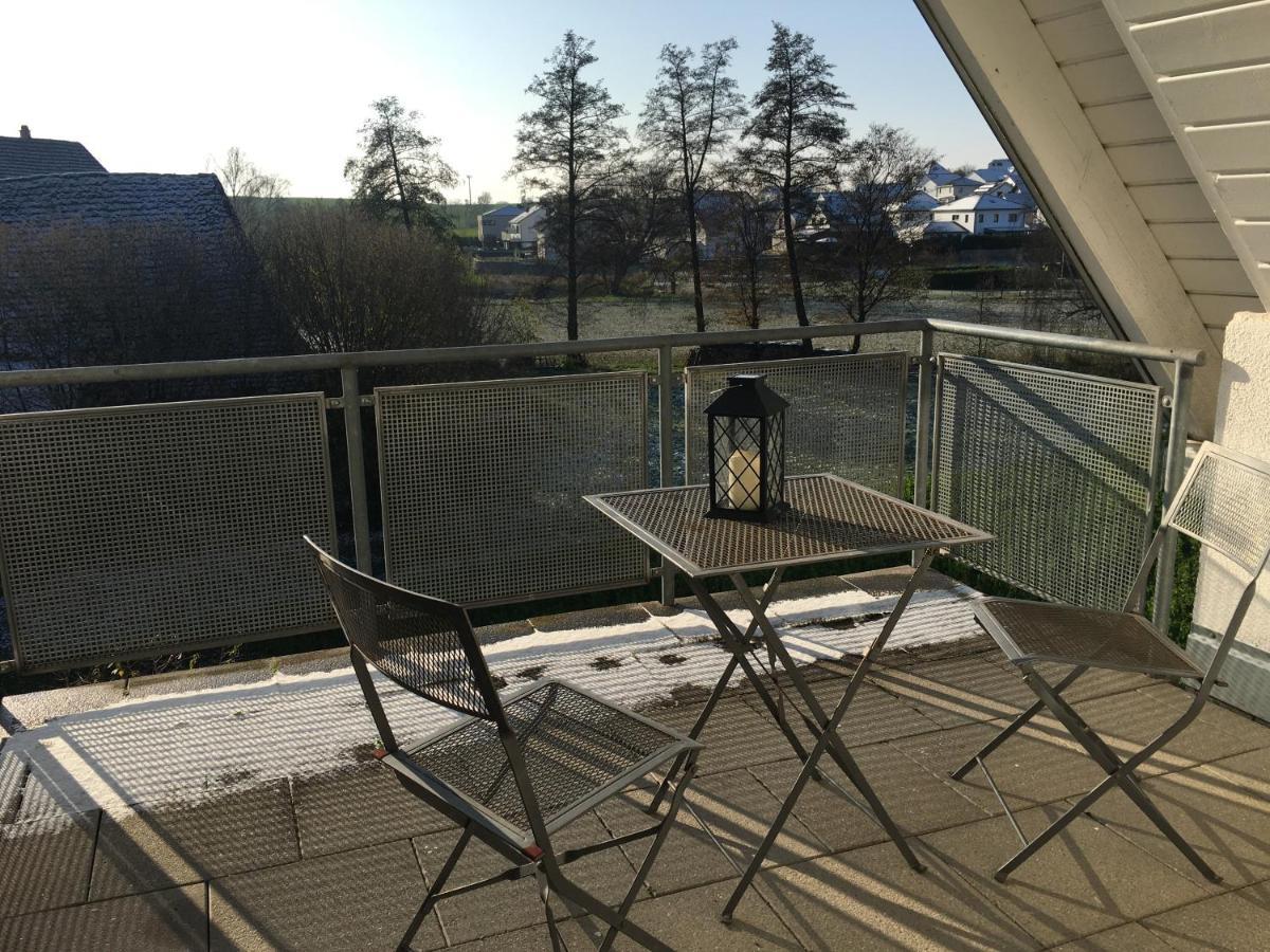 Sonnige Wohnung Mit Balkon 埃平根 外观 照片